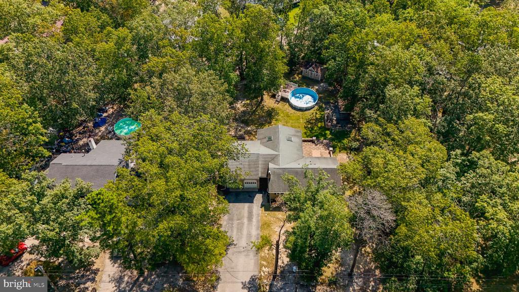 1741 LAKESIDE DRIVE