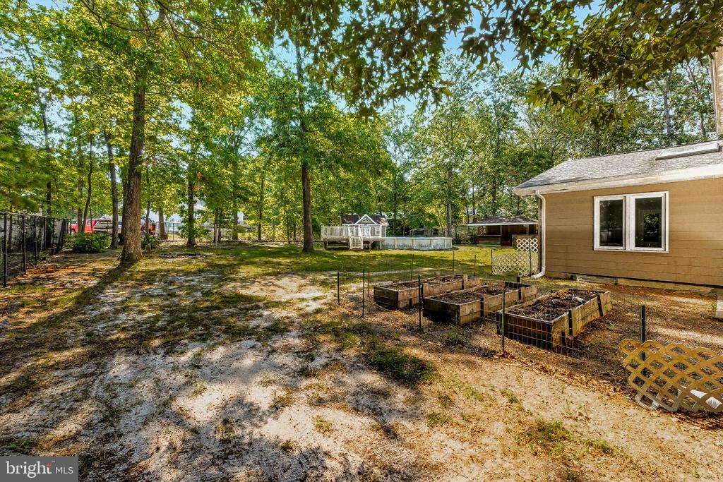 1741 LAKESIDE DRIVE