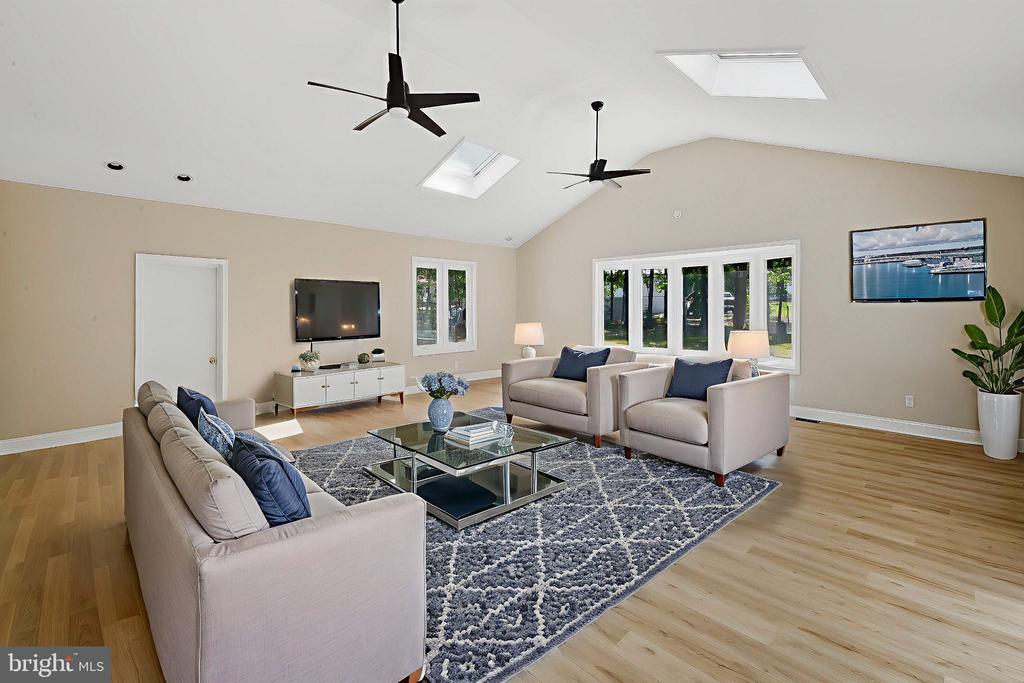 1741 LAKESIDE DRIVE