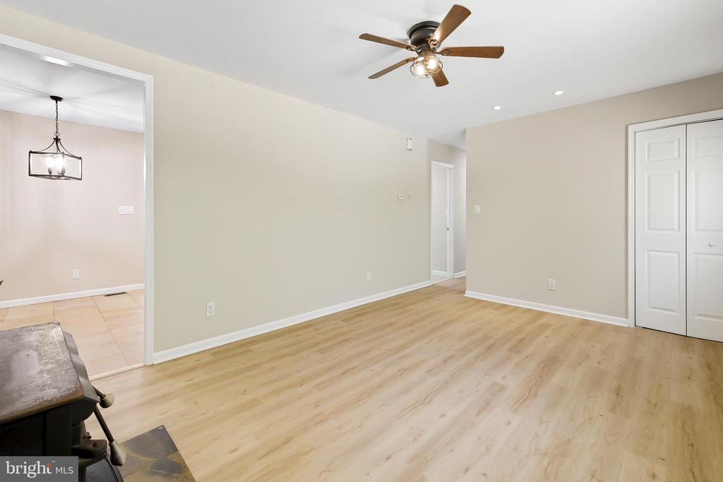 1741 LAKESIDE DRIVE