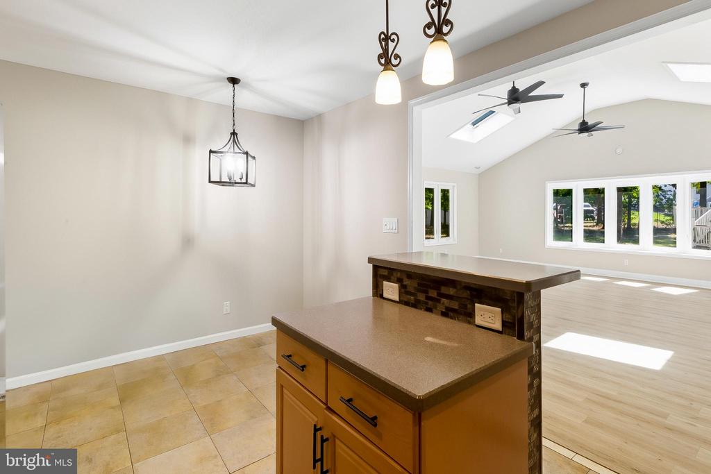 1741 LAKESIDE DRIVE