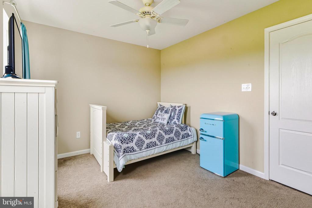 8 OAK VIEW TERRACE