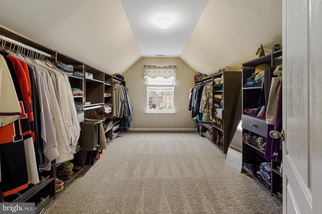 8 OAK VIEW TERRACE