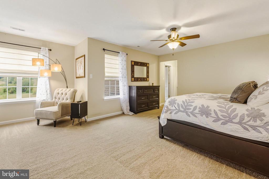 8 OAK VIEW TERRACE