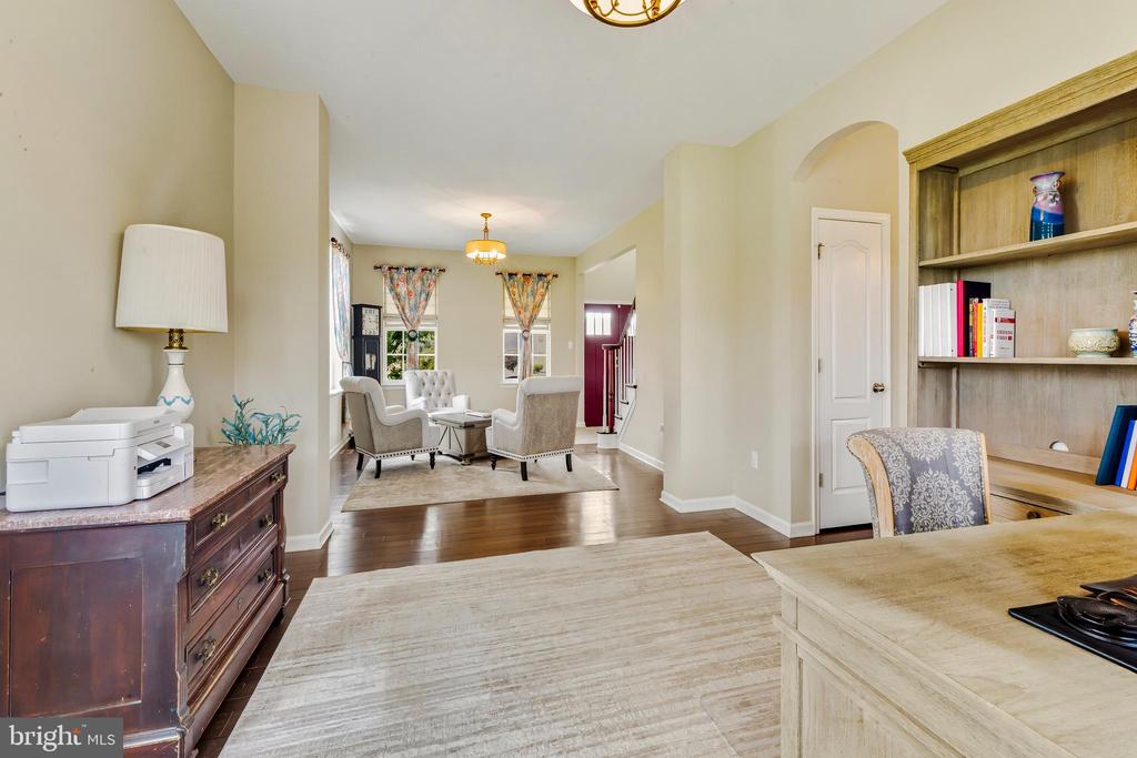 8 OAK VIEW TERRACE
