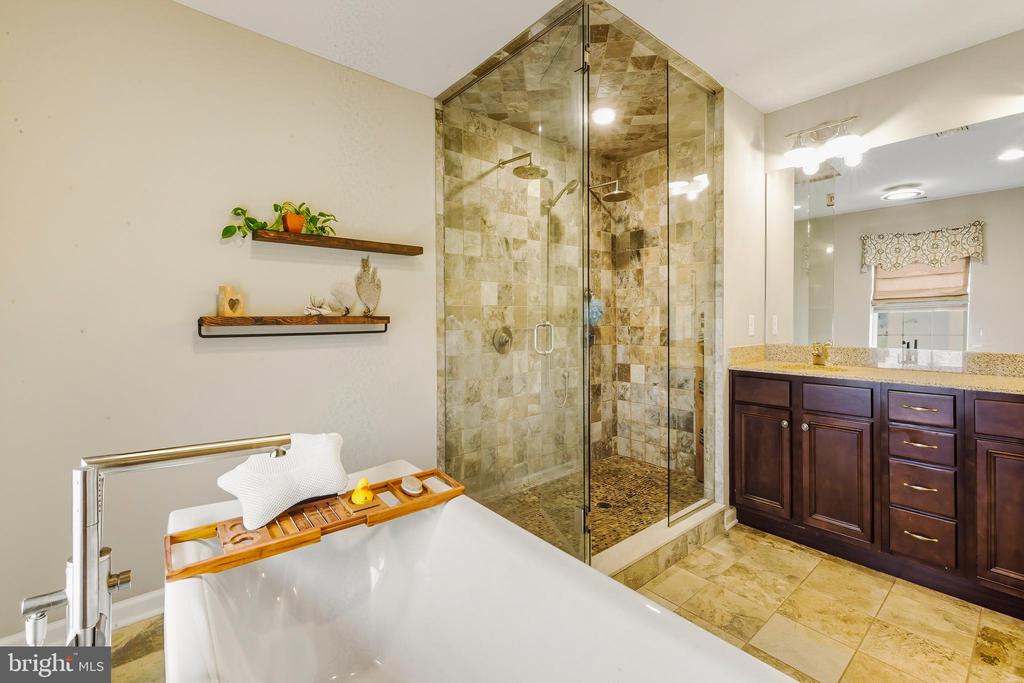 8 OAK VIEW TERRACE