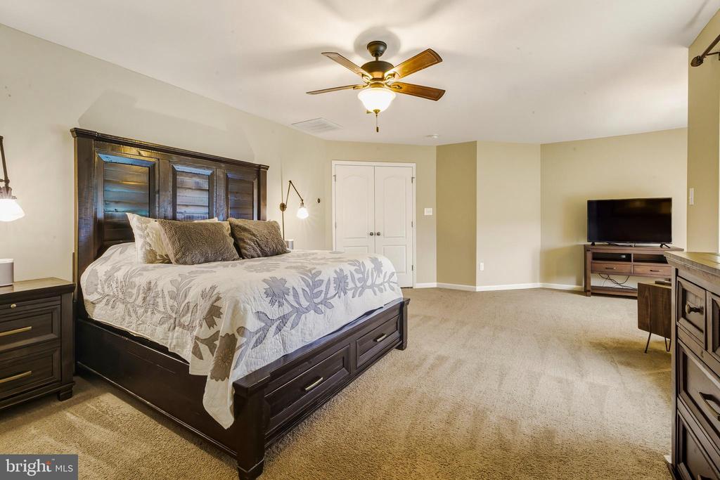 8 OAK VIEW TERRACE