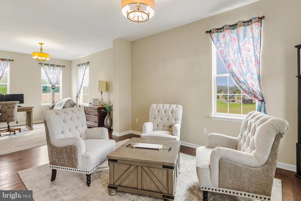 8 OAK VIEW TERRACE