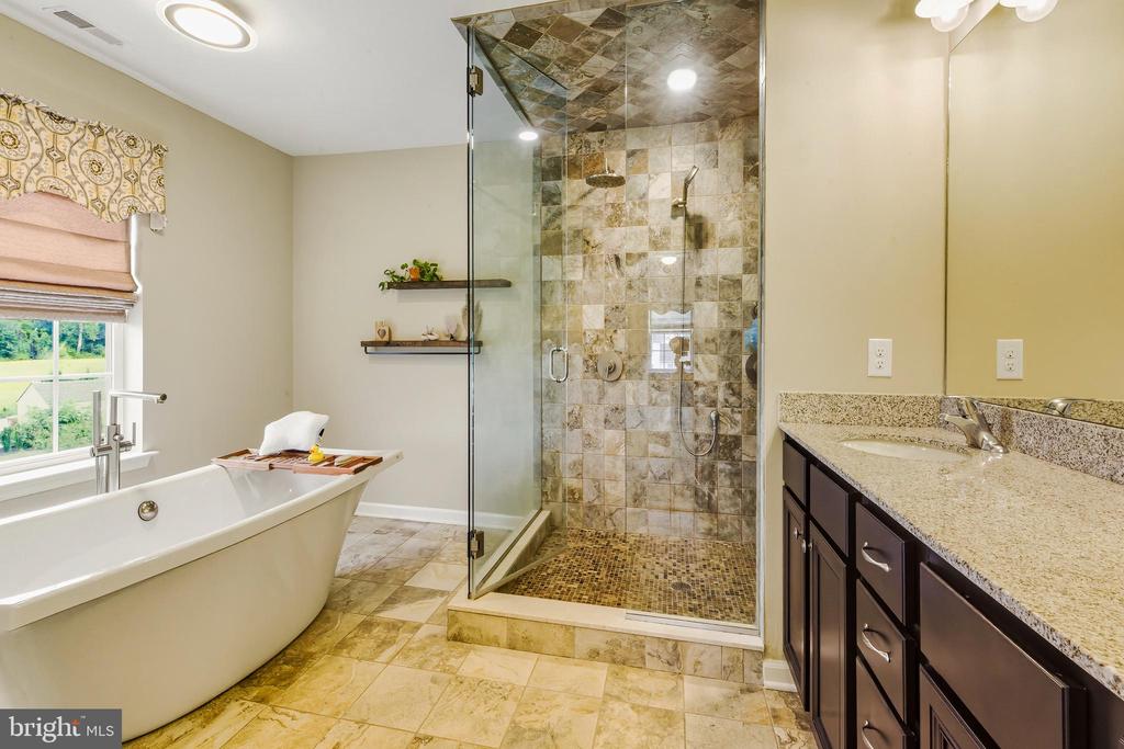 8 OAK VIEW TERRACE