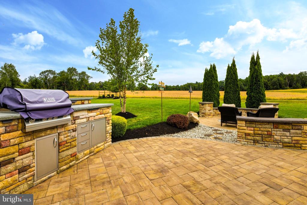8 OAK VIEW TERRACE