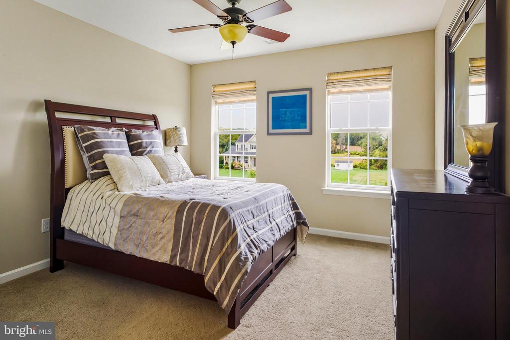 8 OAK VIEW TERRACE