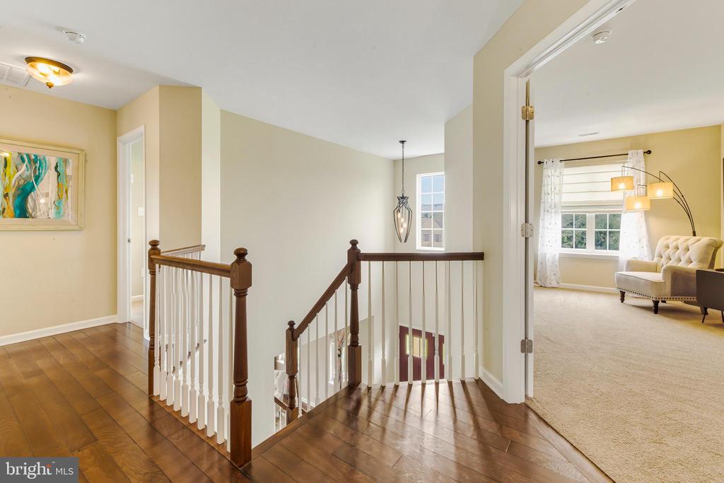 8 OAK VIEW TERRACE