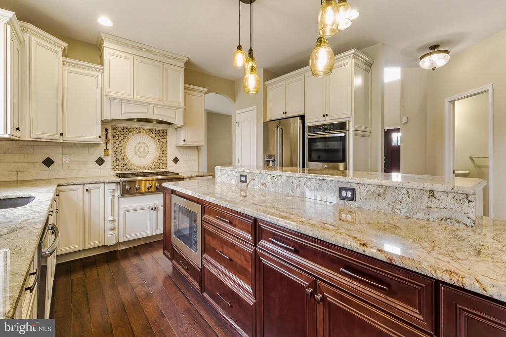 8 OAK VIEW TERRACE