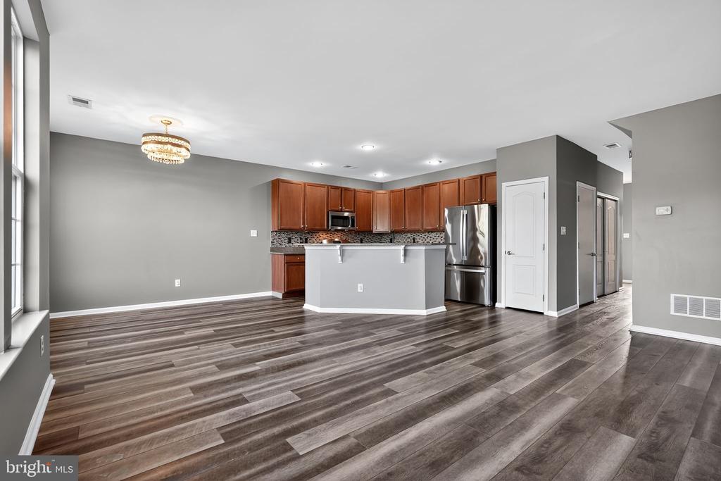 96 EAGLEVIEW TERRACE