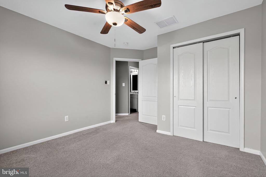 96 EAGLEVIEW TERRACE