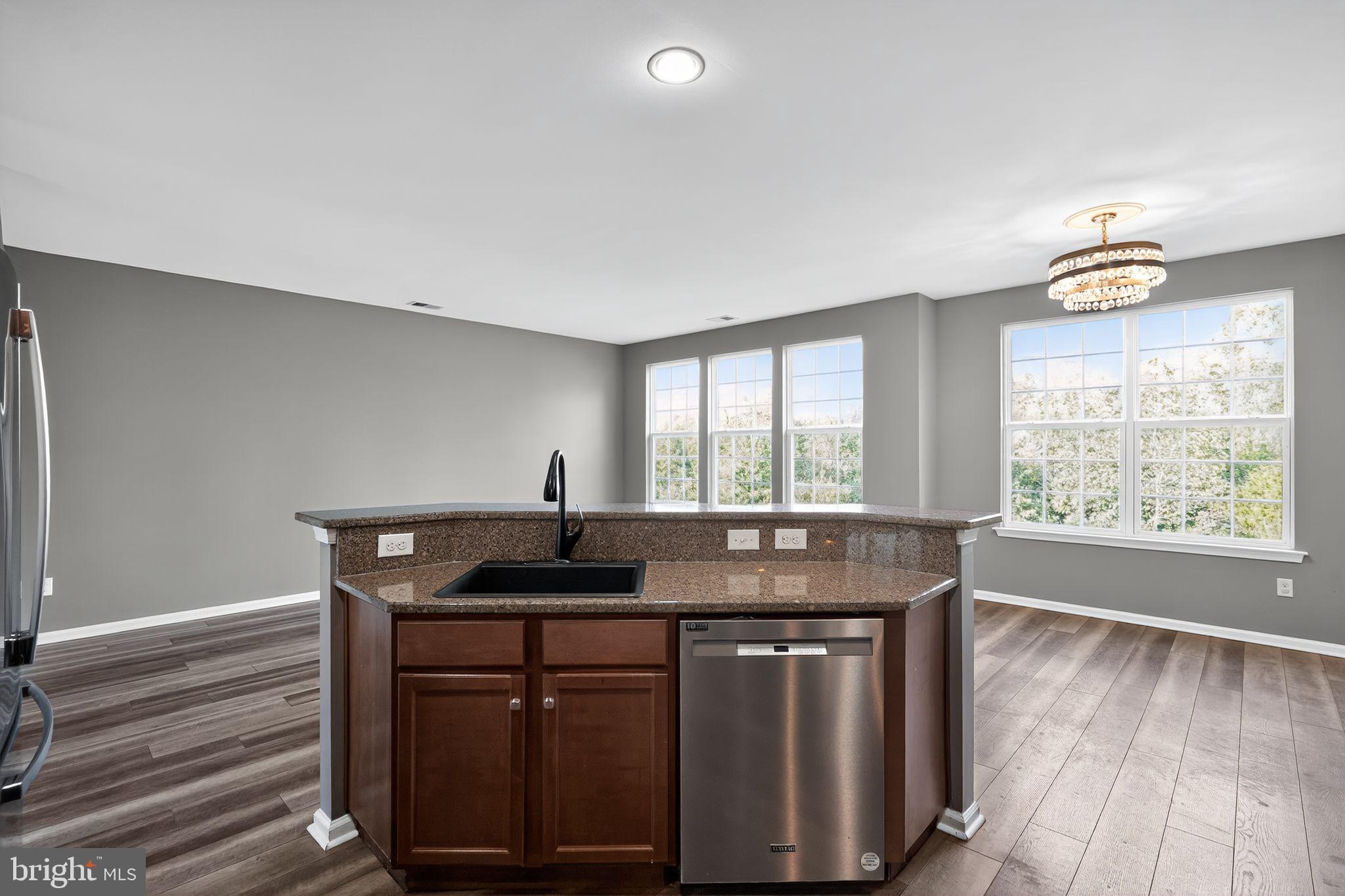 96 EAGLEVIEW TERRACE