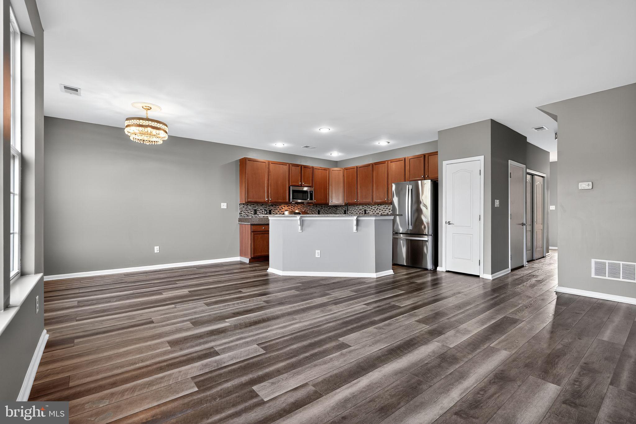 96 EAGLEVIEW TERRACE