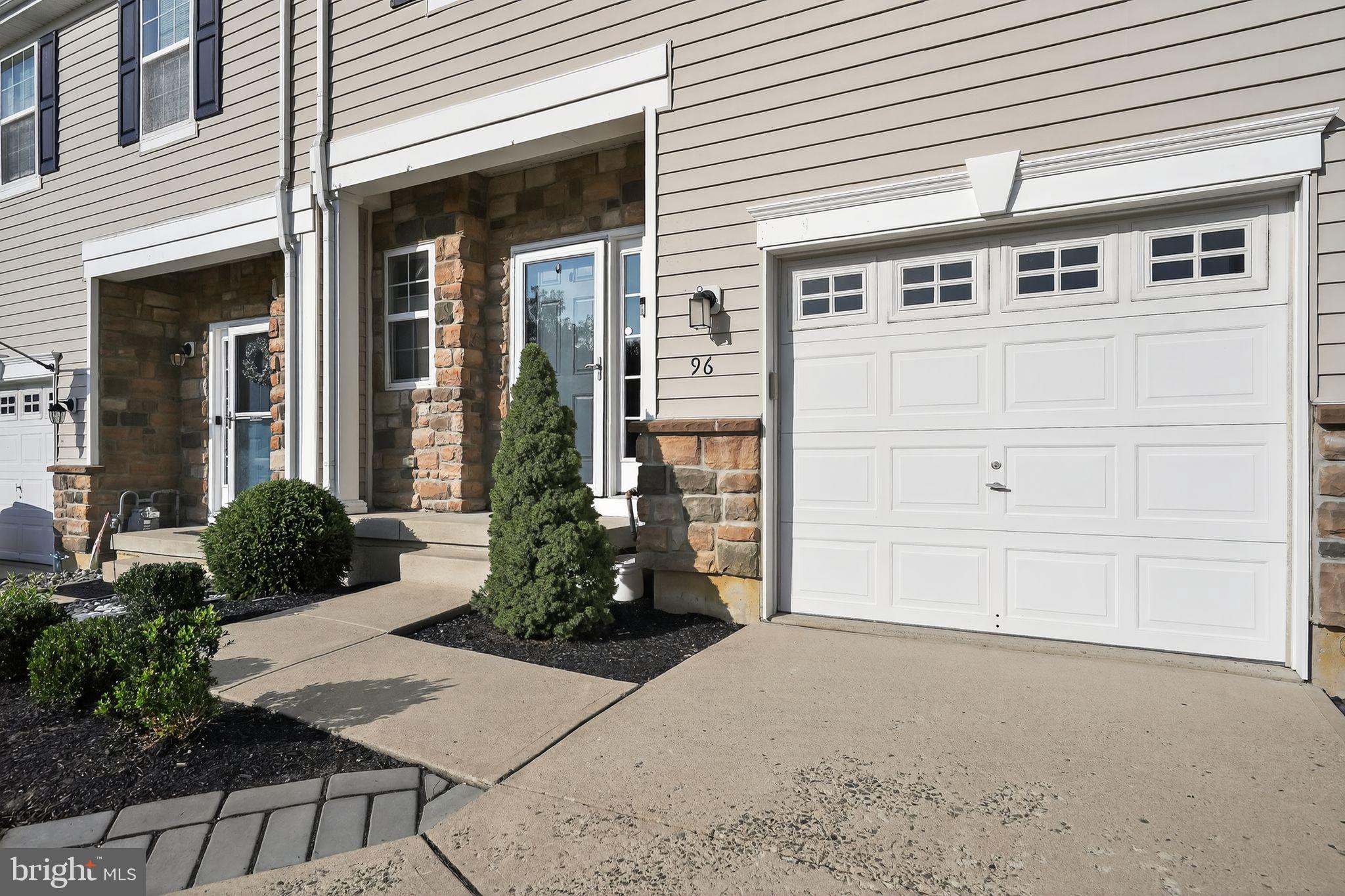 96 EAGLEVIEW TERRACE