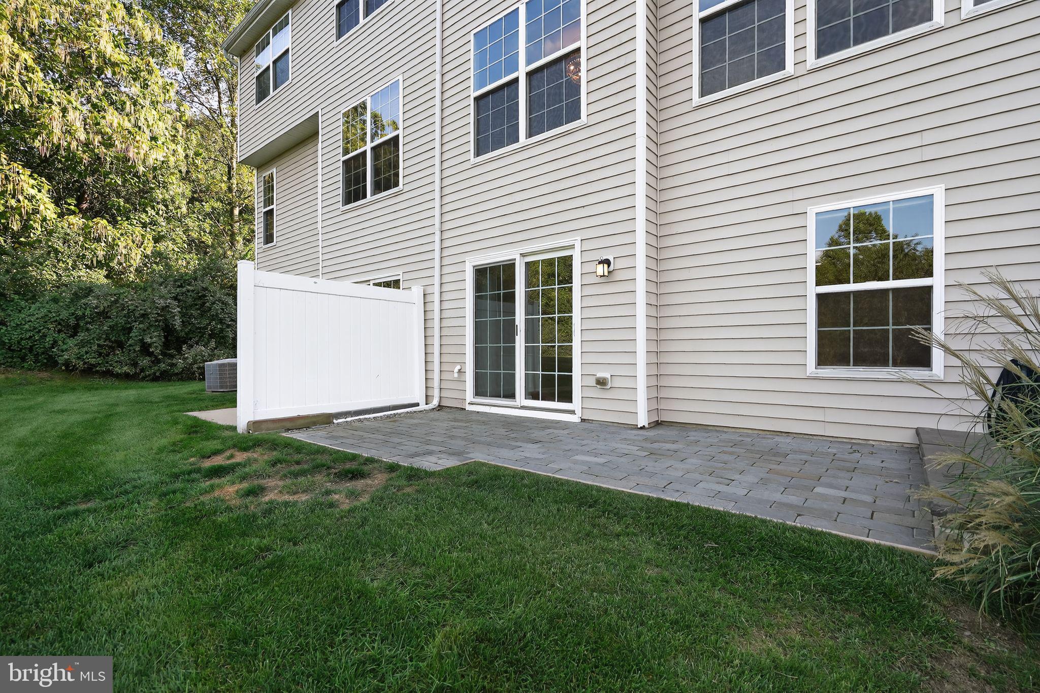 96 EAGLEVIEW TERRACE