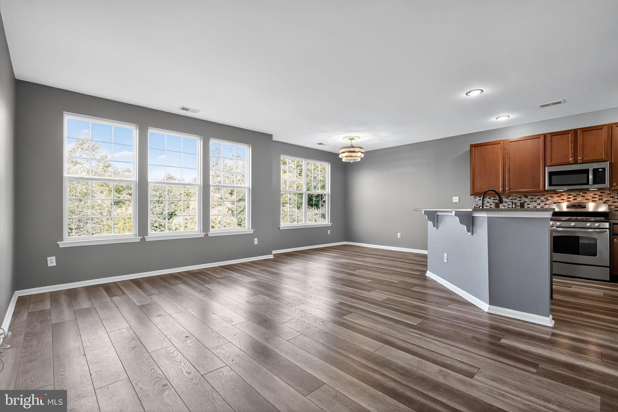 96 EAGLEVIEW TERRACE