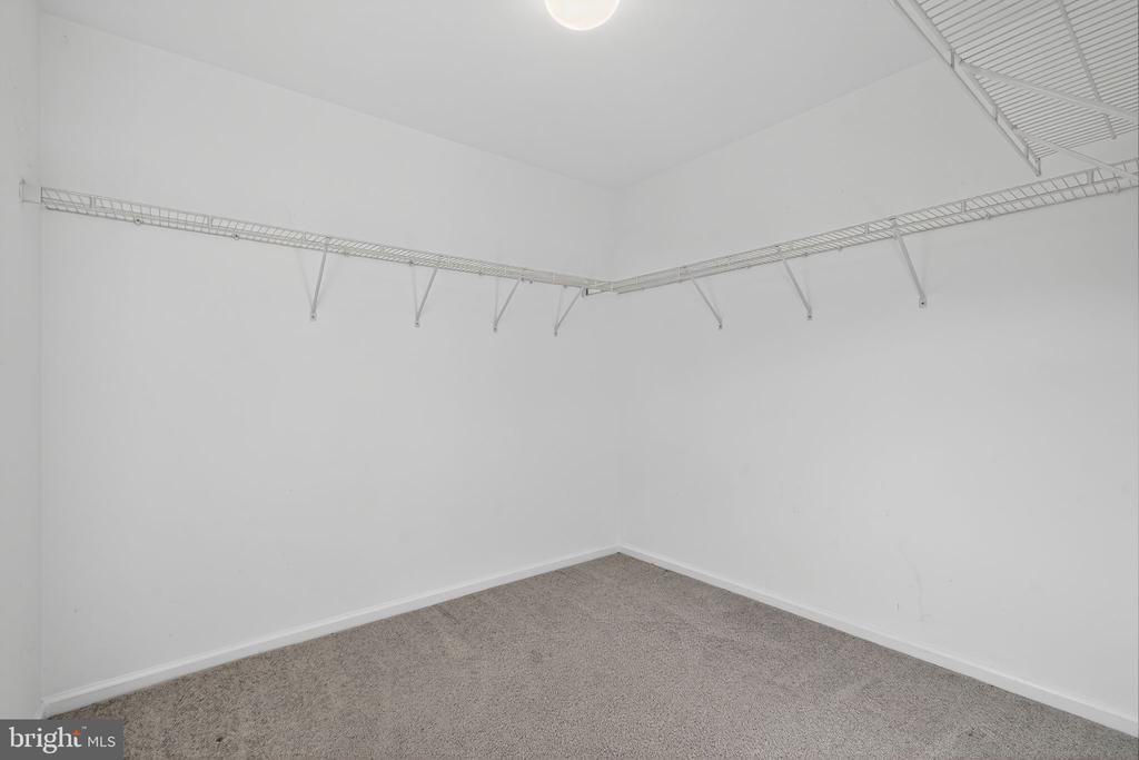 96 EAGLEVIEW TERRACE