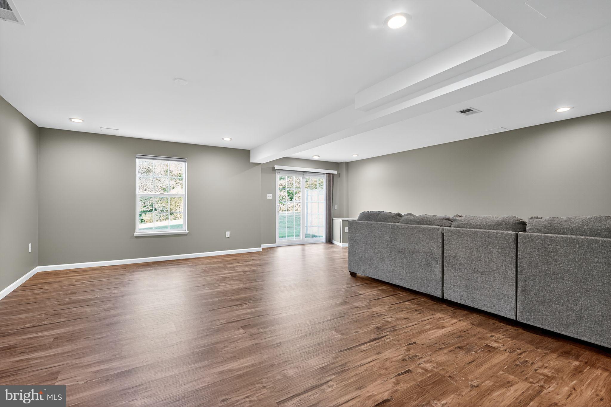 96 EAGLEVIEW TERRACE