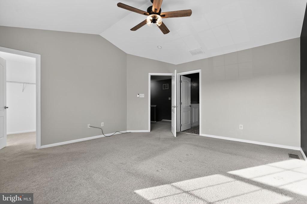 96 EAGLEVIEW TERRACE