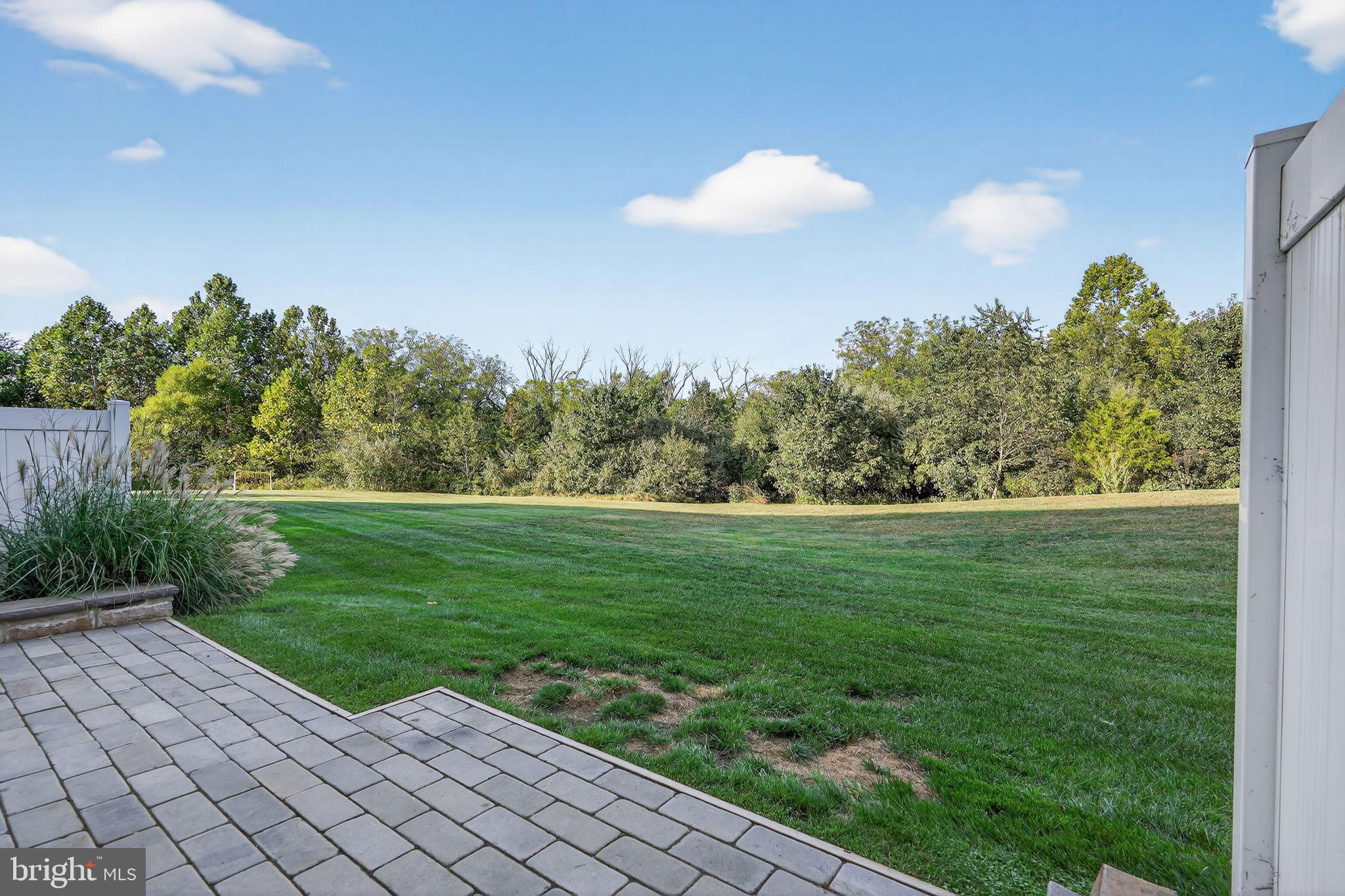 96 EAGLEVIEW TERRACE