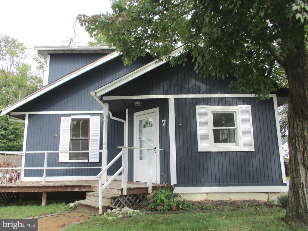 7 ERIC ROAD