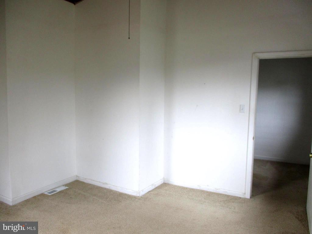 7 ERIC ROAD