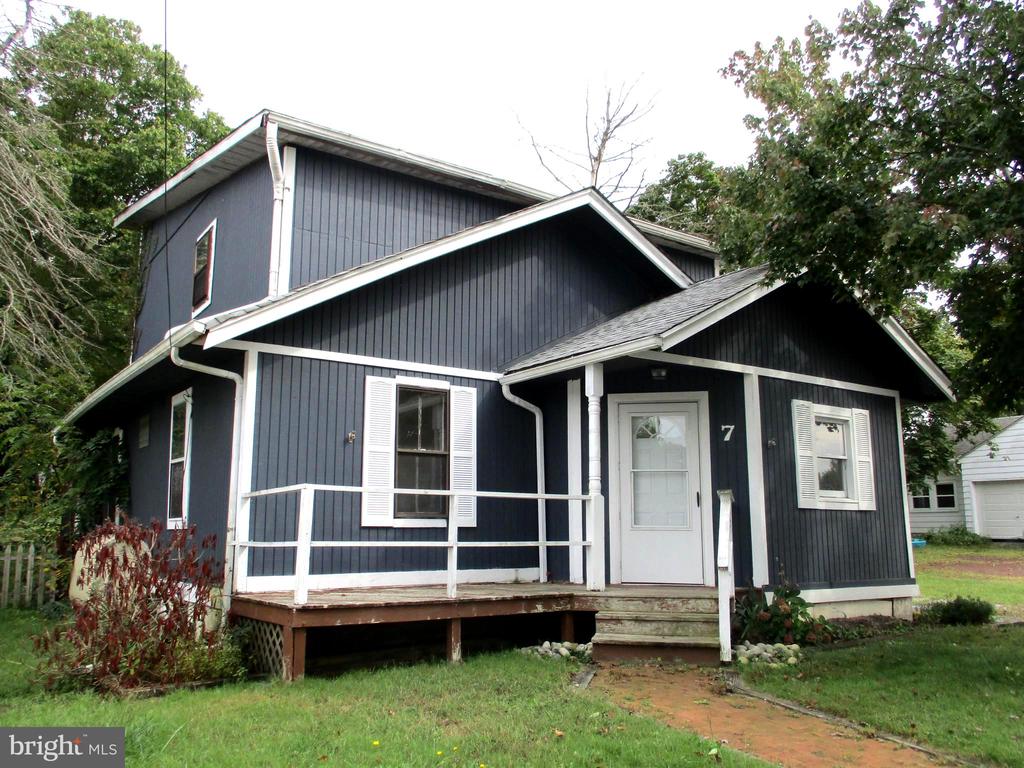 7 ERIC ROAD