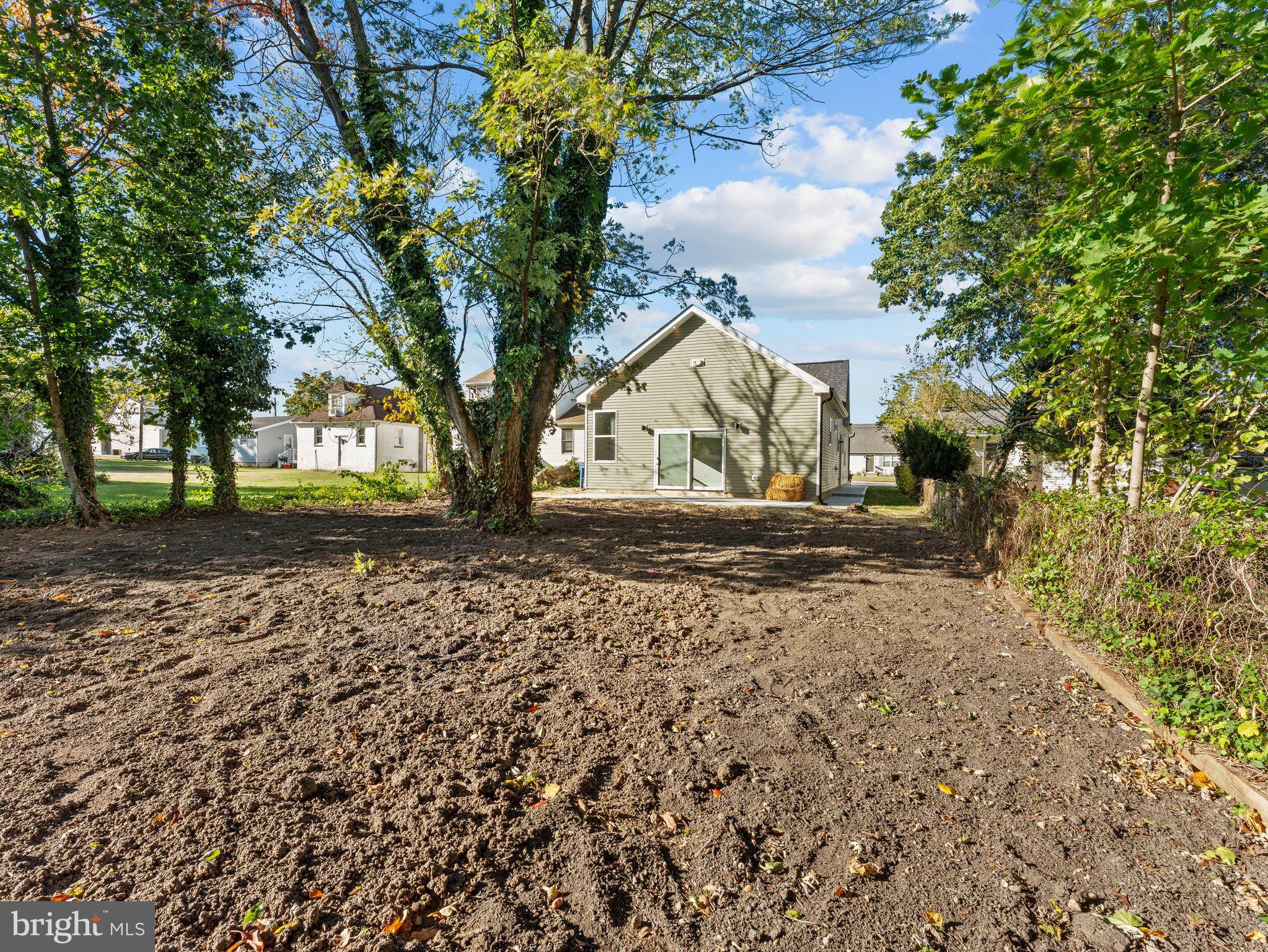 320 E CLAYTON AVENUE