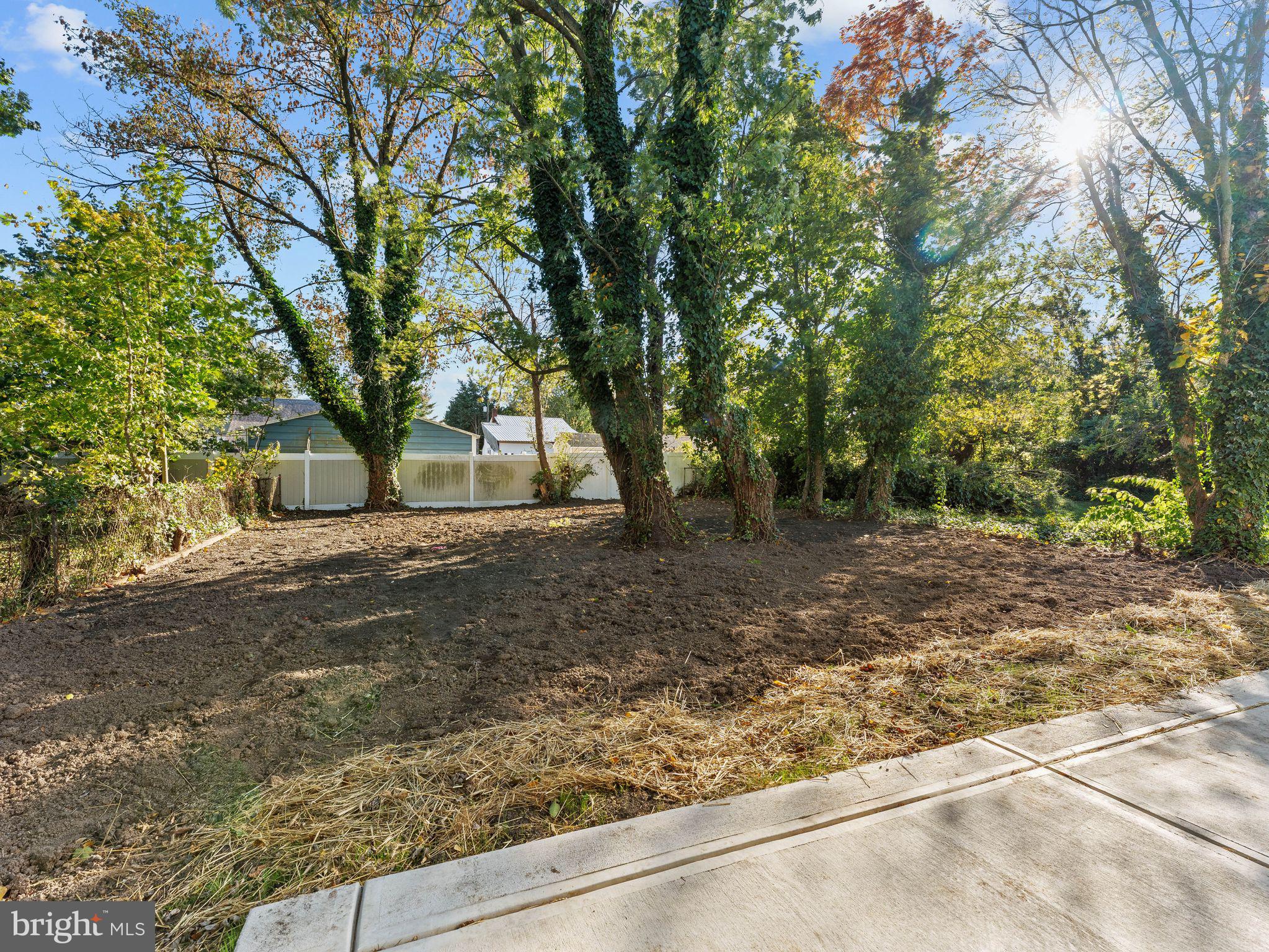 320 E CLAYTON AVENUE