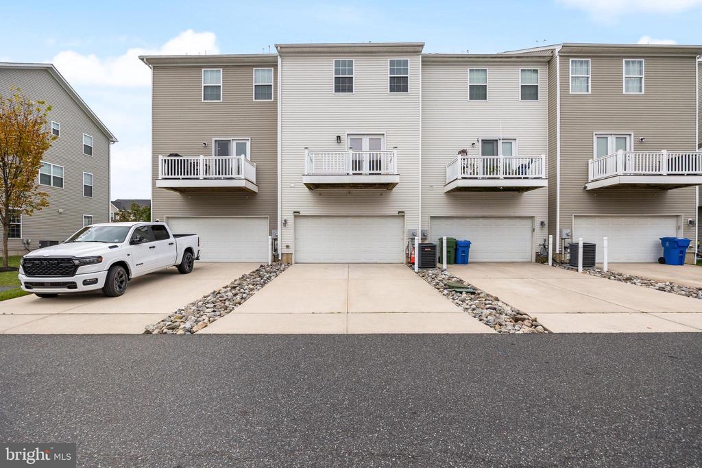 475 SALTER COURT