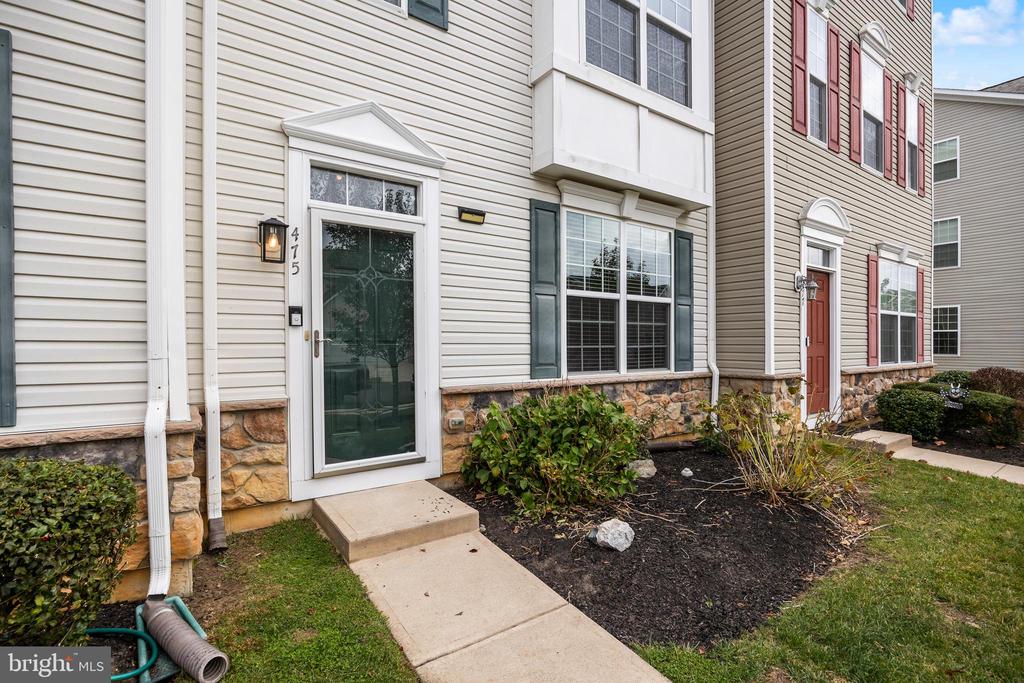 475 SALTER COURT
