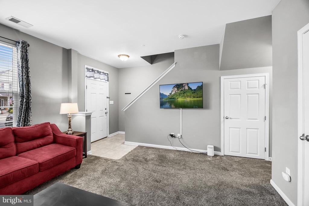 475 SALTER COURT