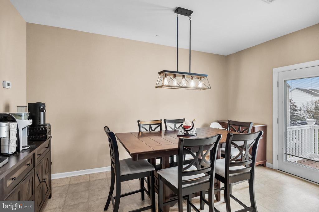 475 SALTER COURT