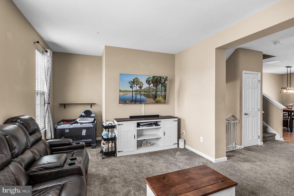 475 SALTER COURT