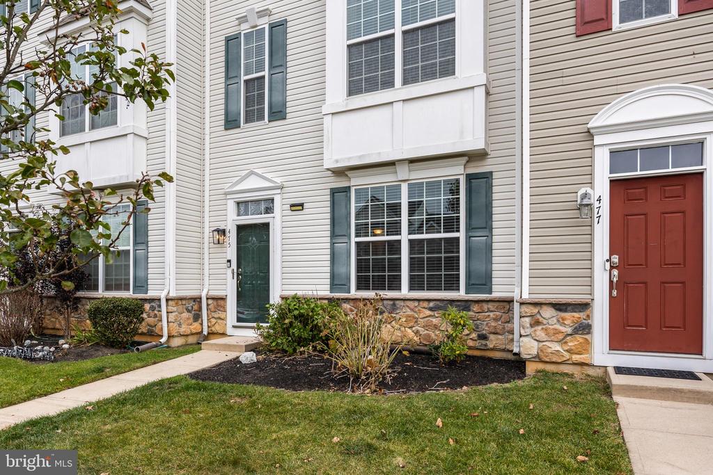 475 SALTER COURT