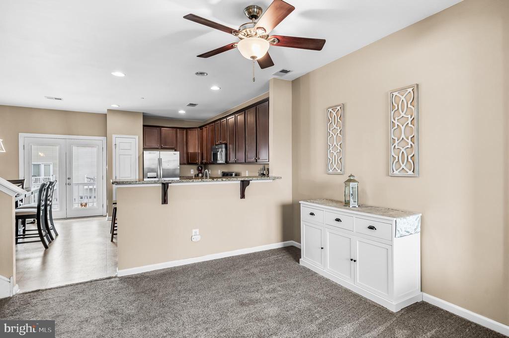 475 SALTER COURT