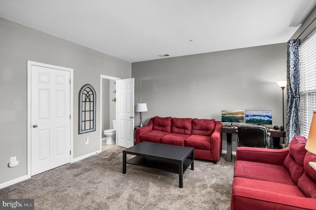 475 SALTER COURT