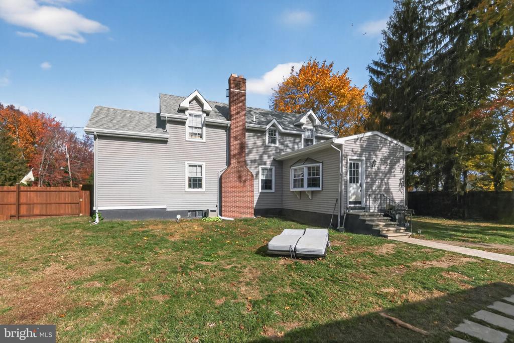 400 POPLAR AVENUE