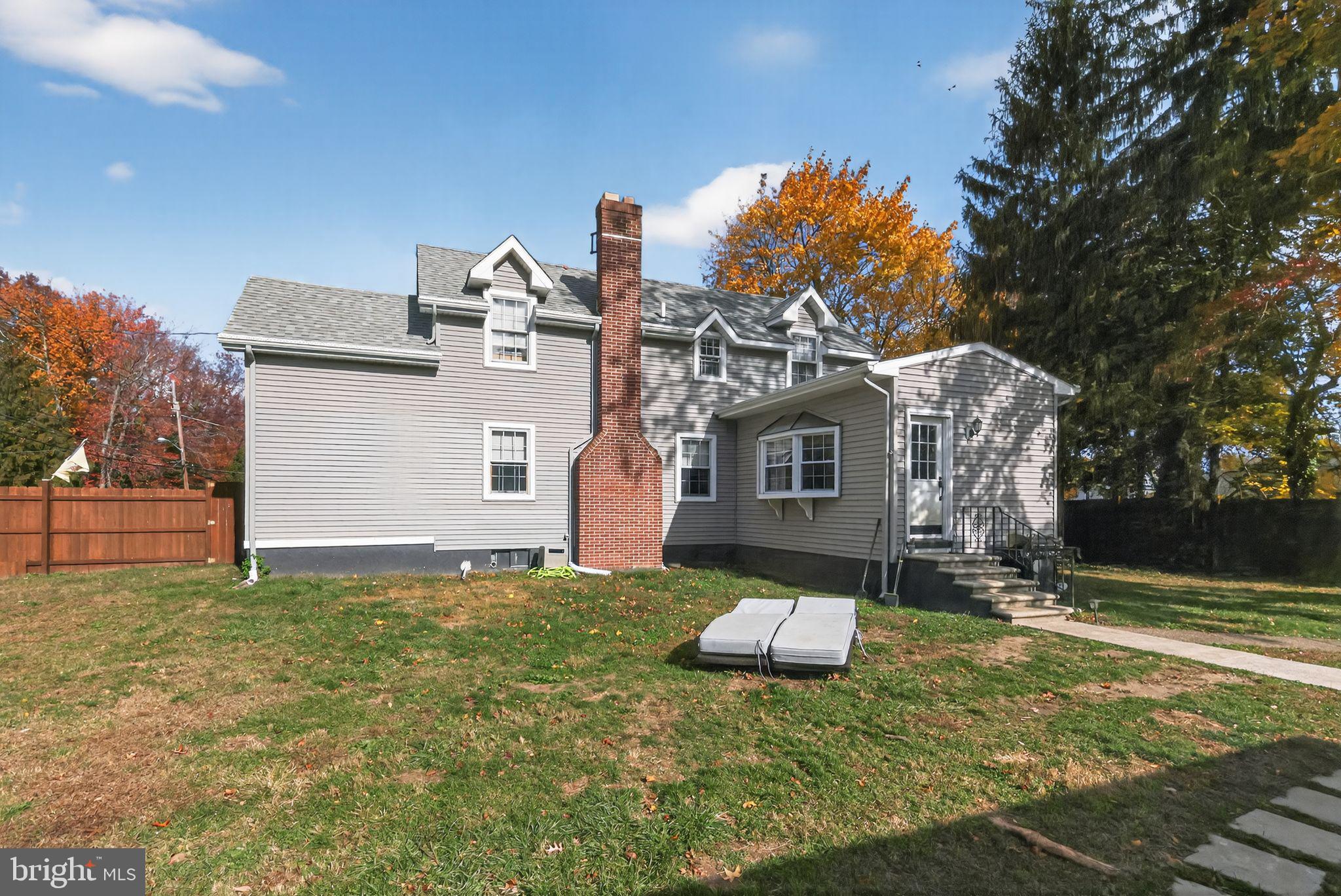 400 POPLAR AVENUE