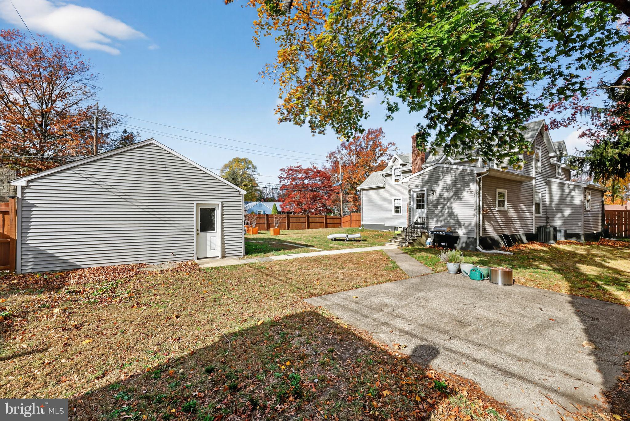400 POPLAR AVENUE