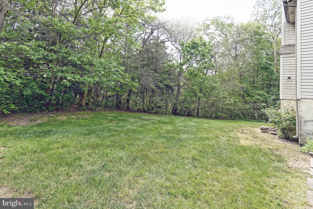 4 WOOD LAKE COURT