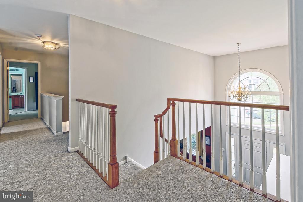 4 WOOD LAKE COURT