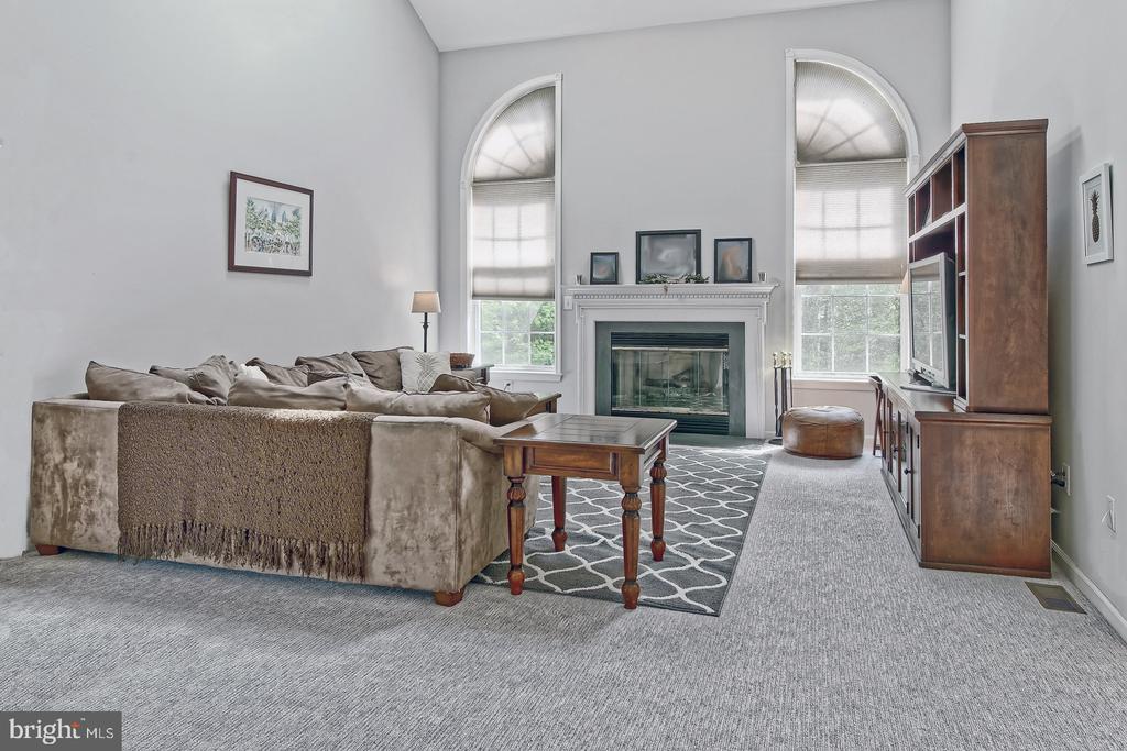 4 WOOD LAKE COURT