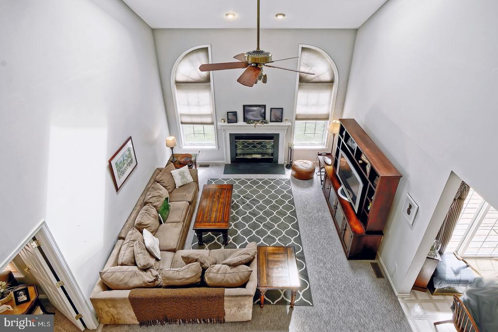 4 WOOD LAKE COURT
