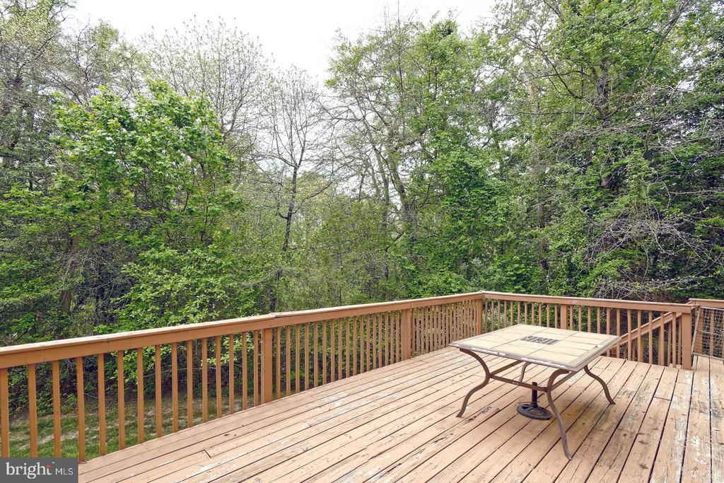 4 WOOD LAKE COURT