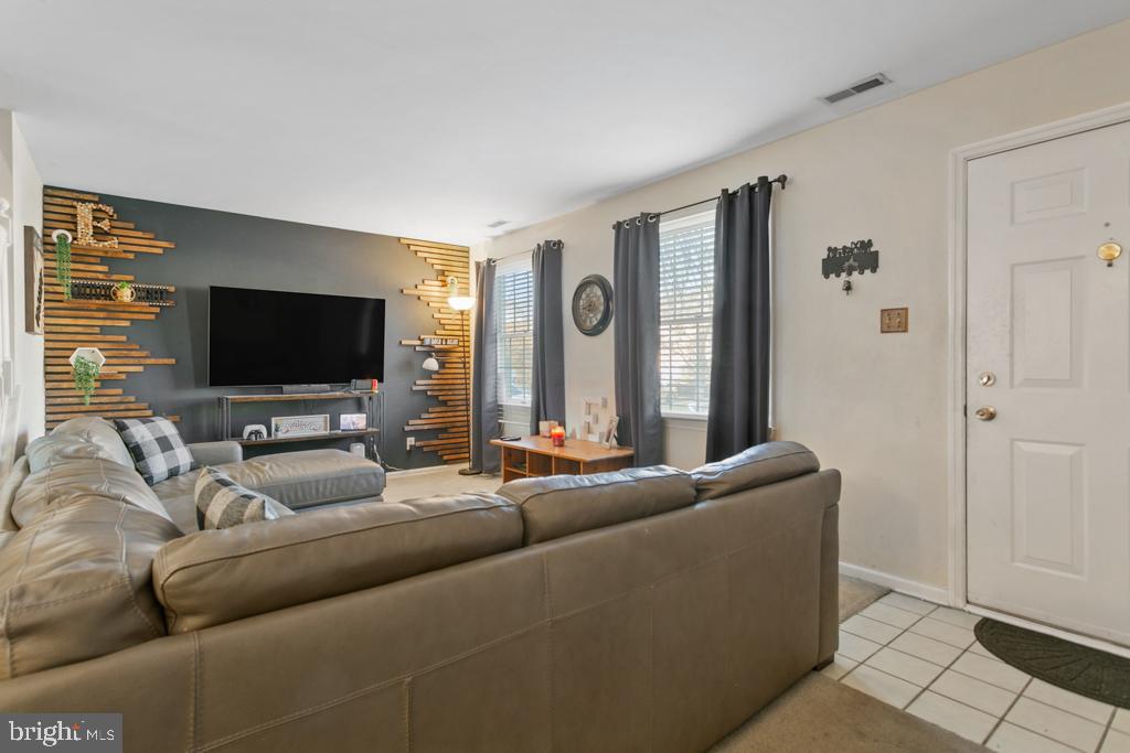 112 CARRIAGE LANE